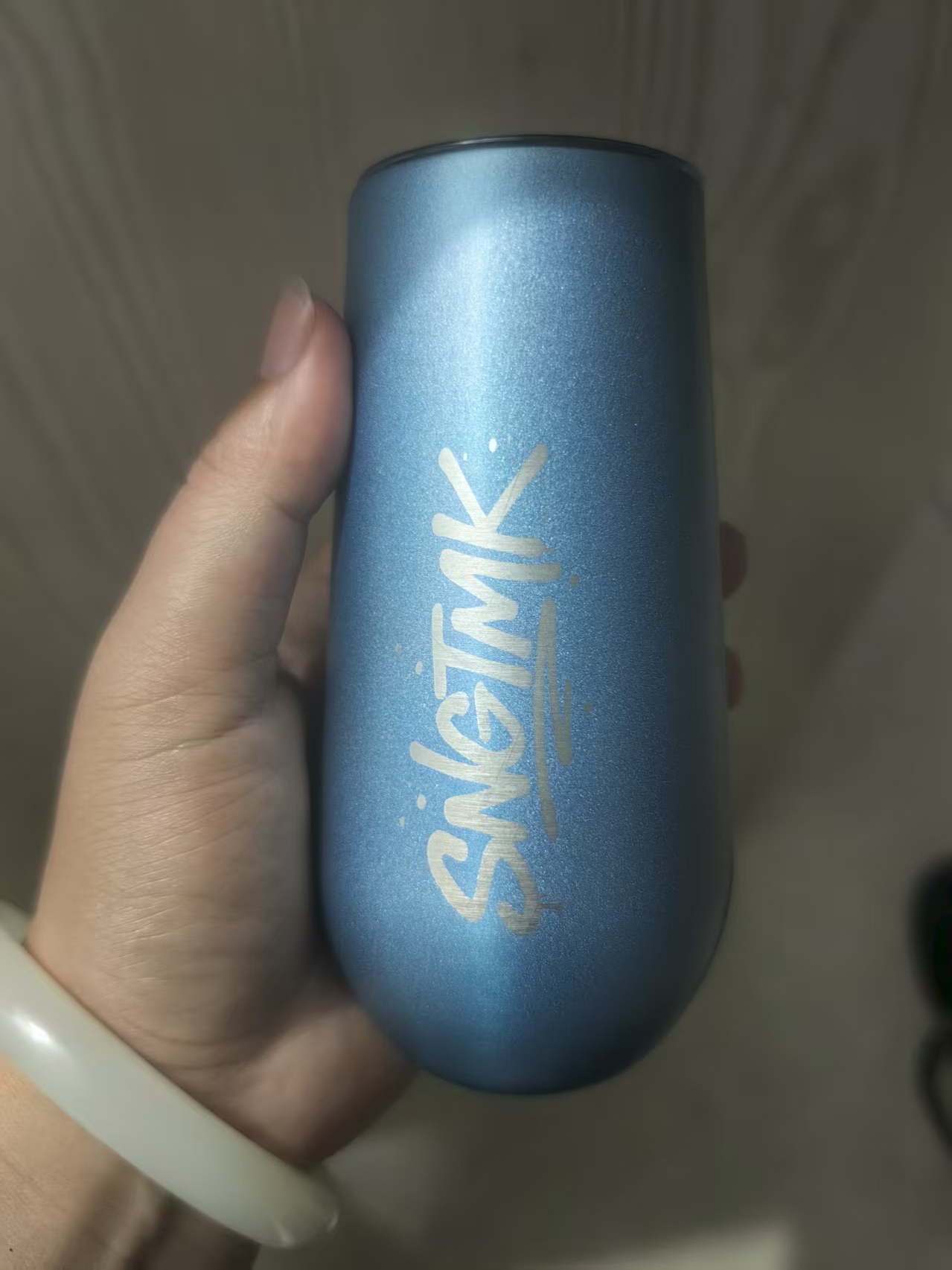 Wine Beer Name - Изготовленное на заказ имя Чашка Swig